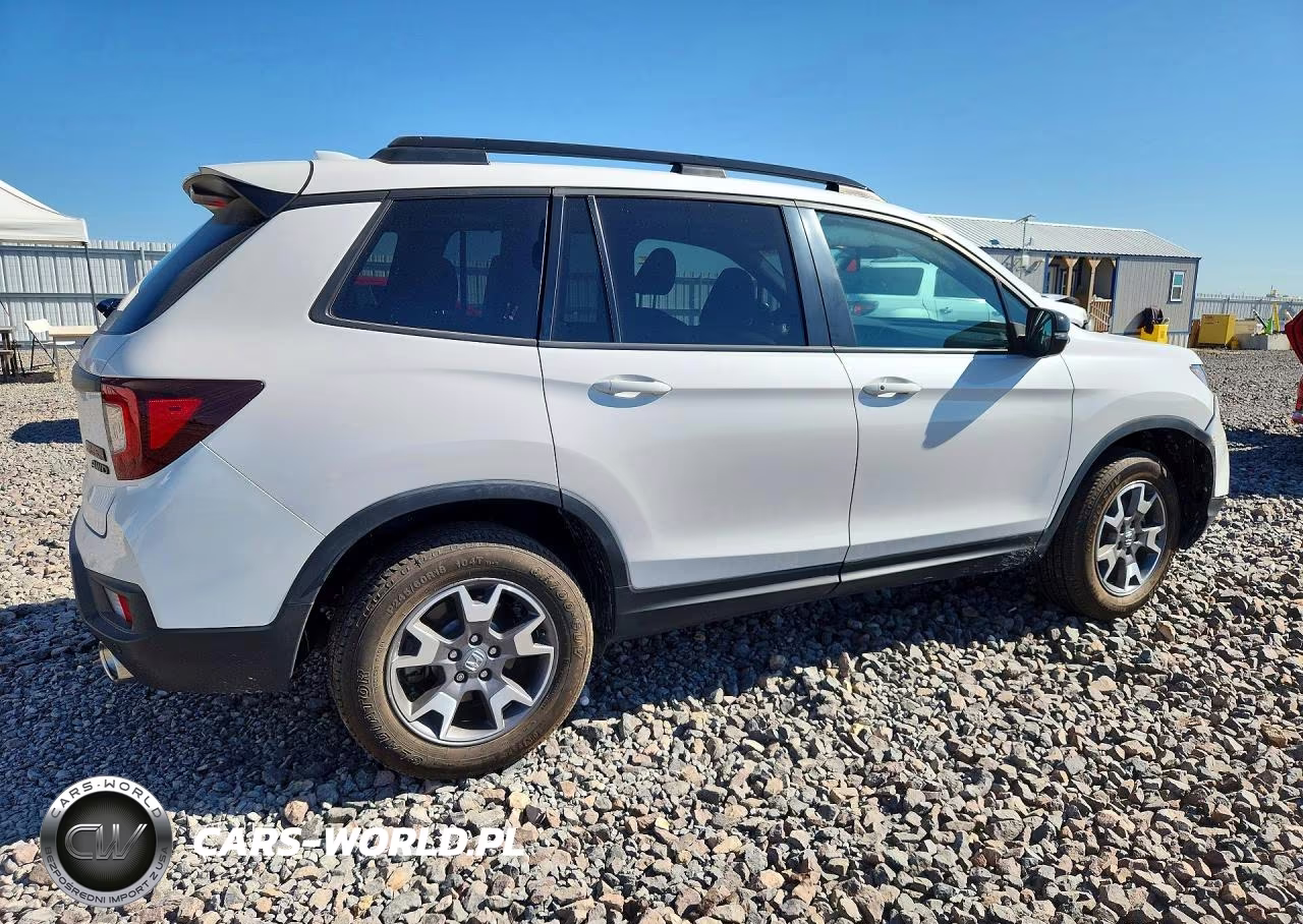 2023 Honda Passport Trail Sport VIN:5FNYF8H68PB018380 - 3