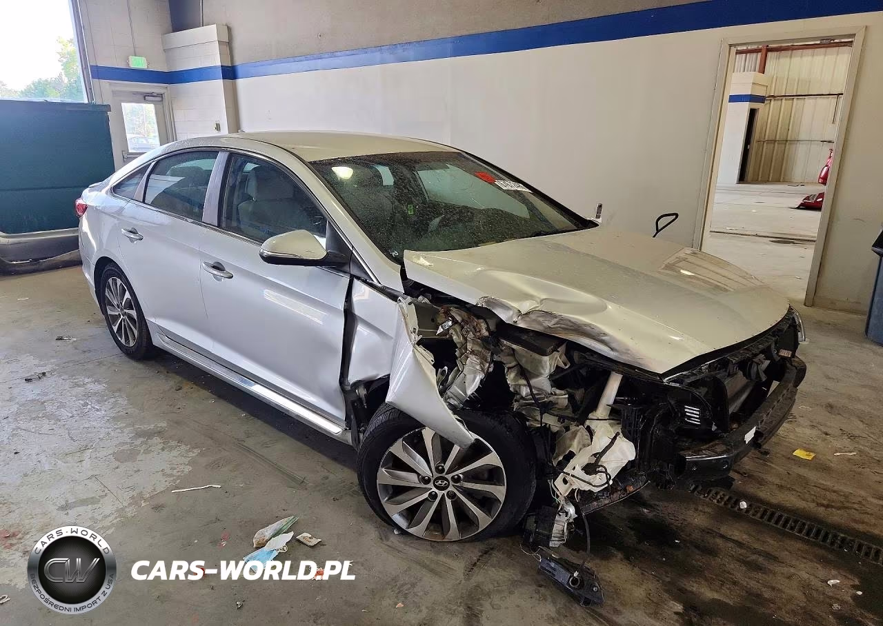 2016 Hyundai Sonata Sport VIN:5NPE34AF1GH281391 - 4