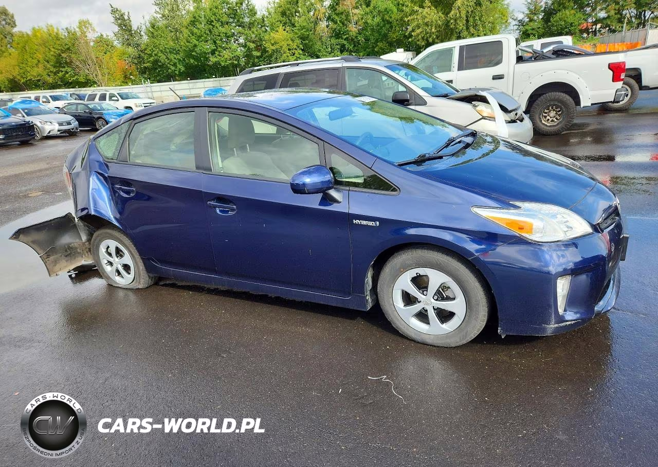 2014 Toyota Prius Three VIN:JTDKN3DU5E0370604 - 4