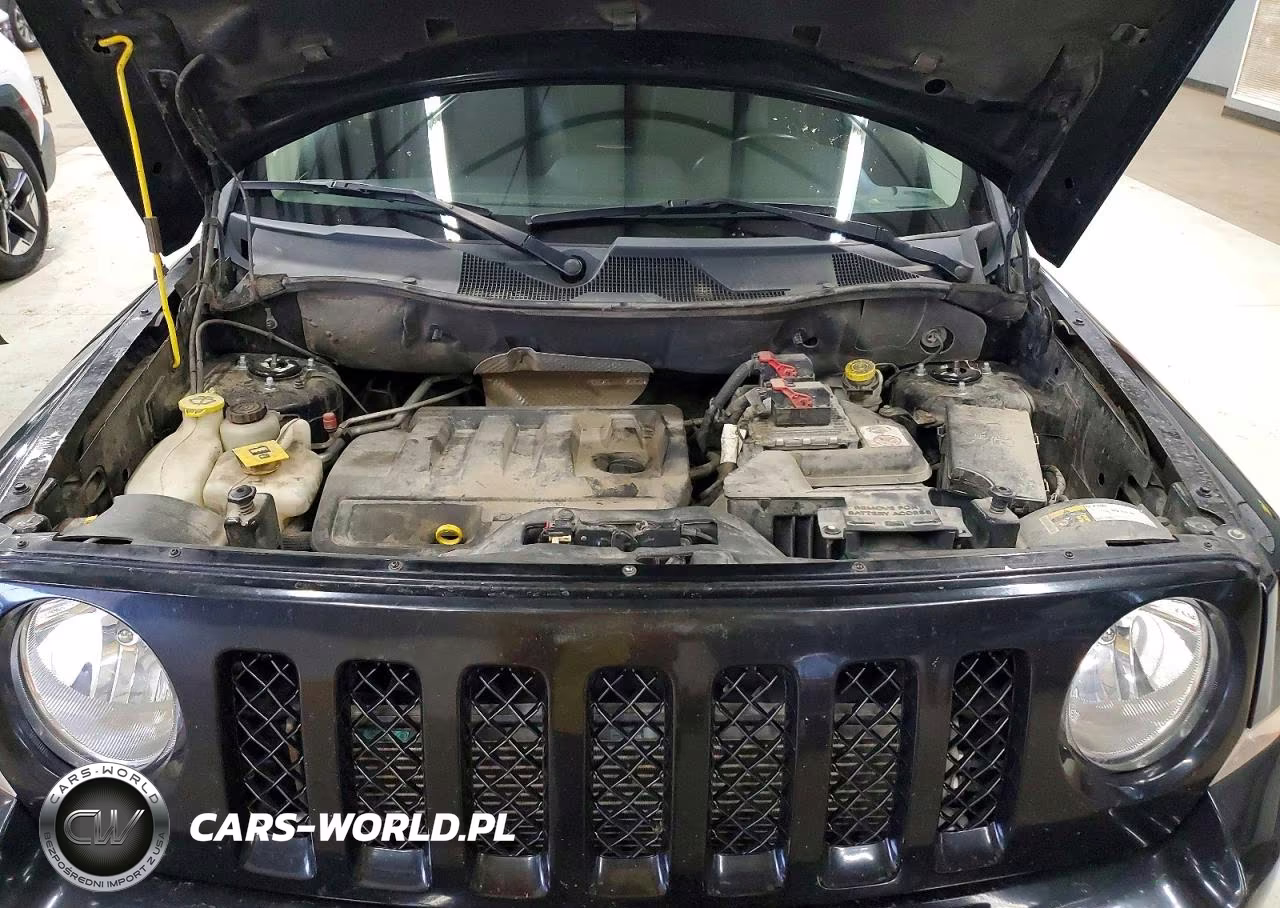 2015 Jeep Patriot Latitude VIN:1C4NJRFB8FD376317 - 12