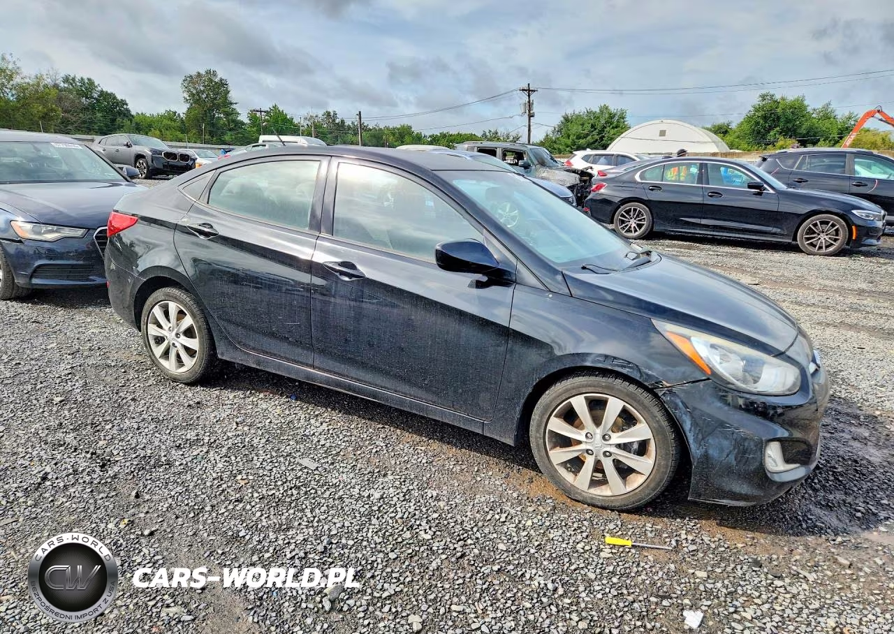 2013 Hyundai Accent Gls VIN:KMHCU4AE1DU577570 - 4