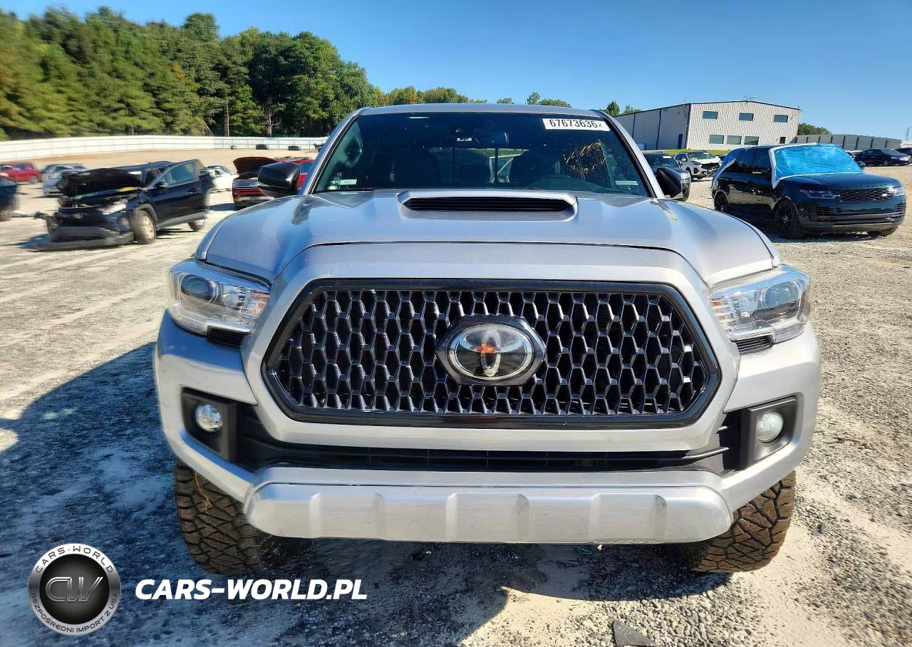 2018 Toyota Tacoma Trd Sport VIN:3TMCZ5AN9JM126690 - 5