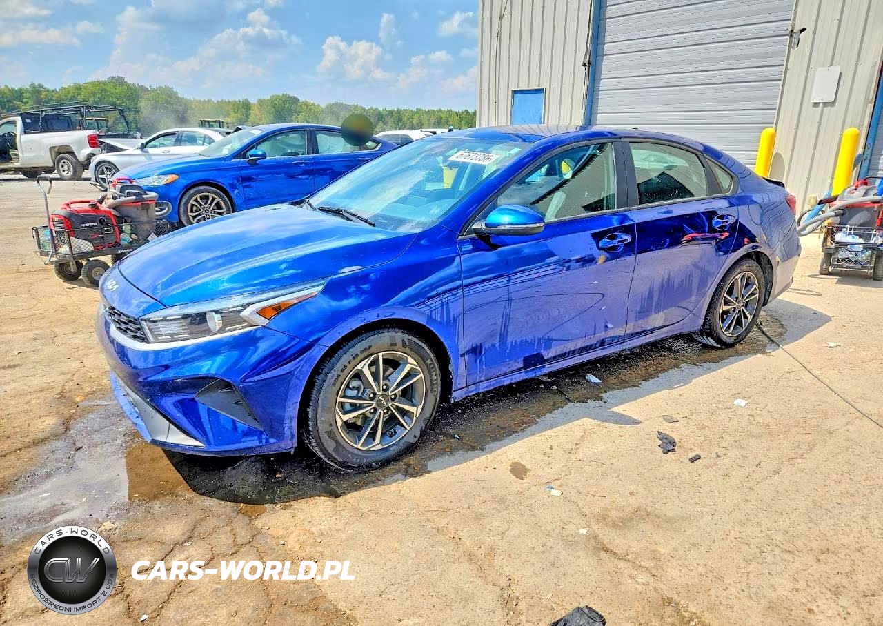 2023 Kia Forte Lxs