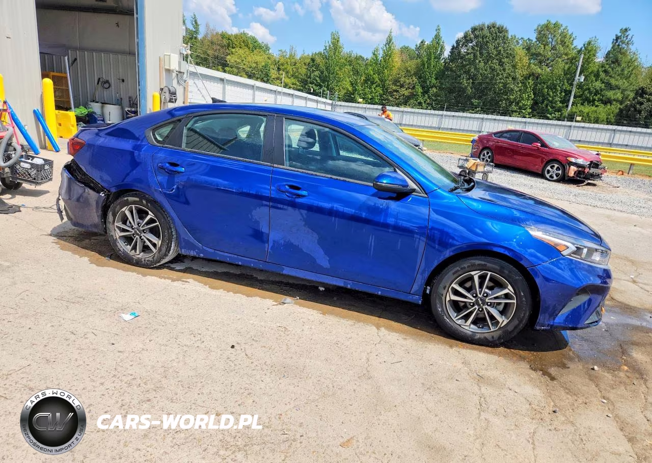 2023 Kia Forte Lxs VIN:3KPF24AD3PE659513 - 4