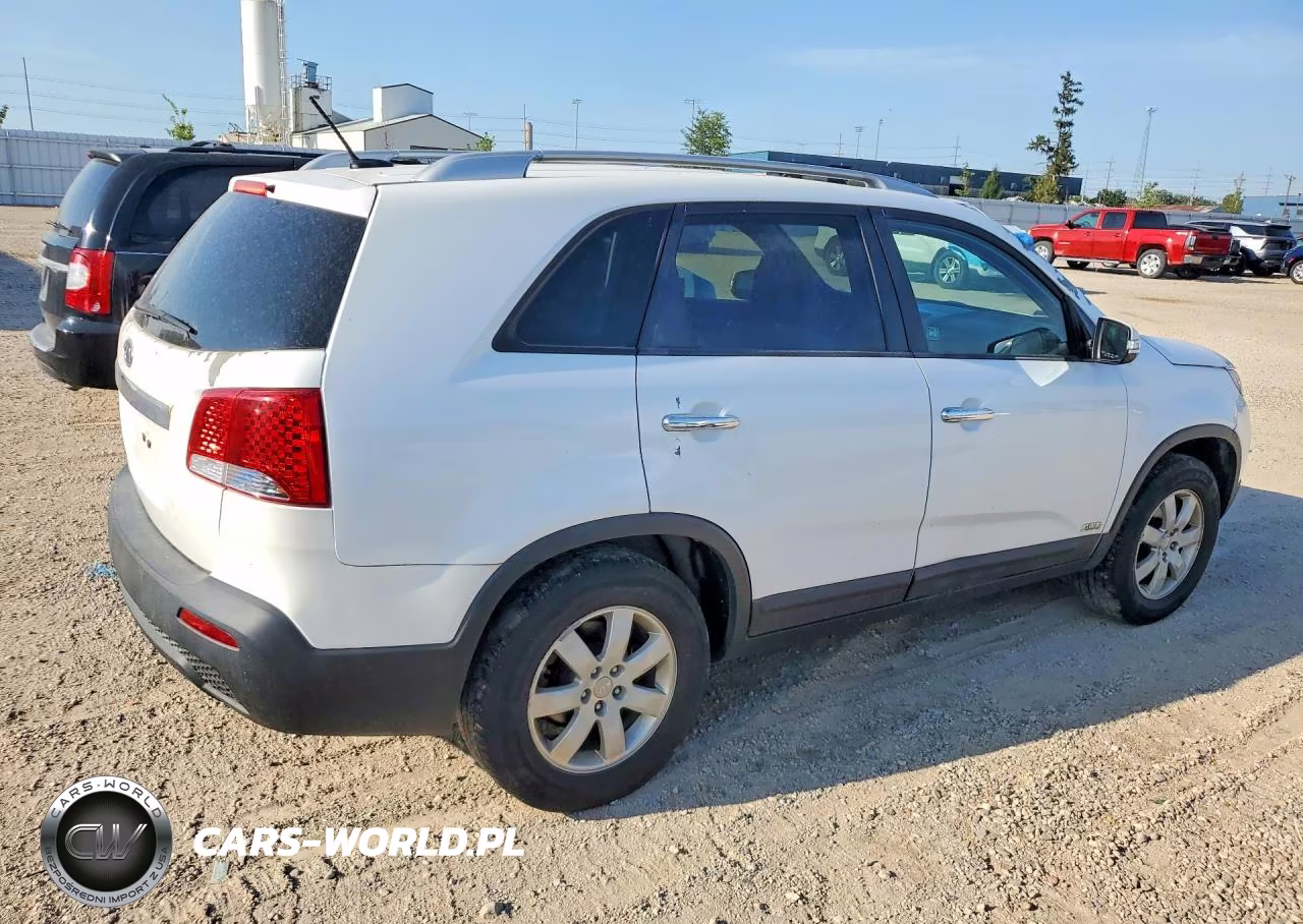 2013 Kia Sorento Lx VIN:5XYKTDA26DG403455 - 3