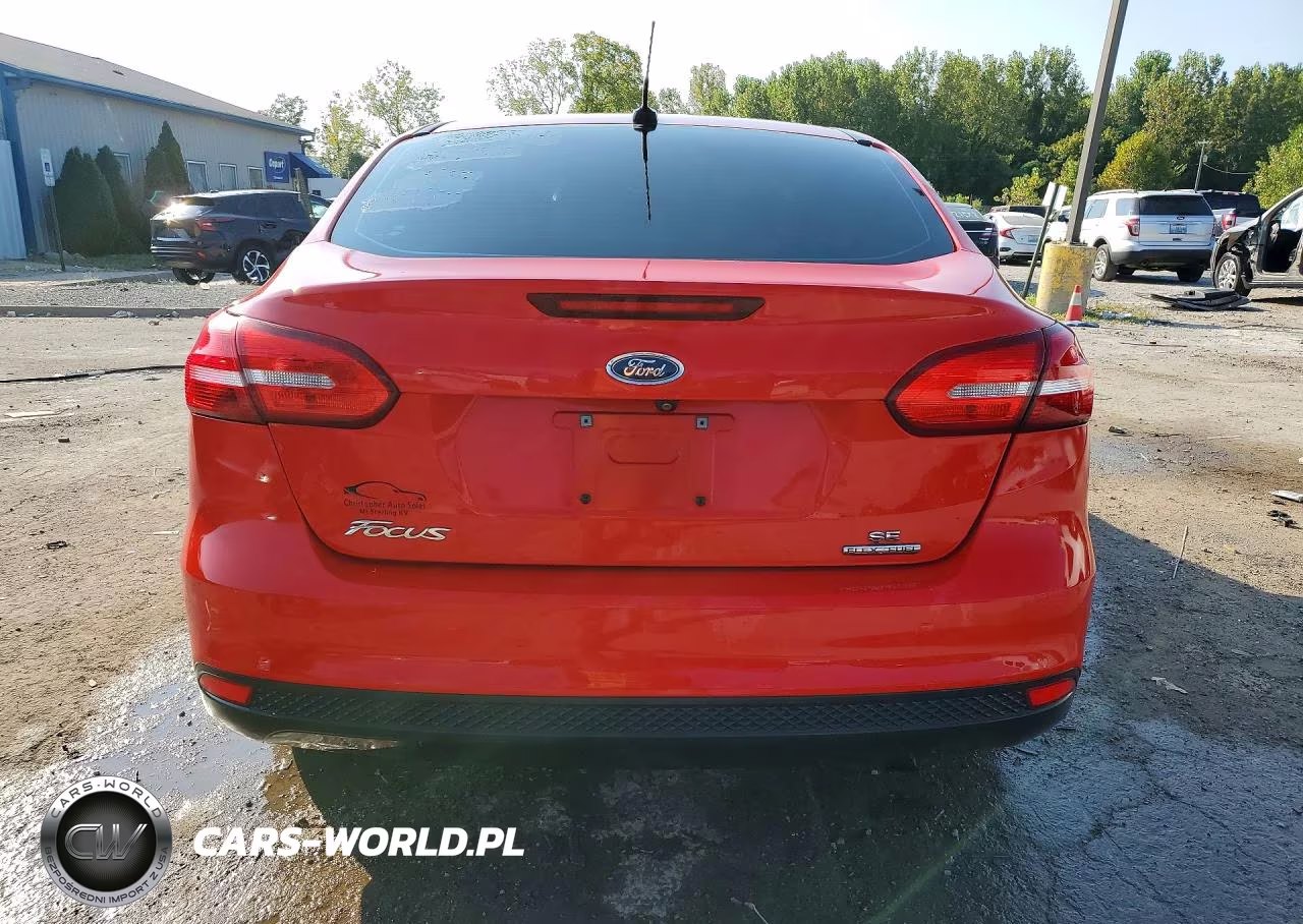 2016 Ford Focus Se VIN:1FADP3F20GL201886 - 6