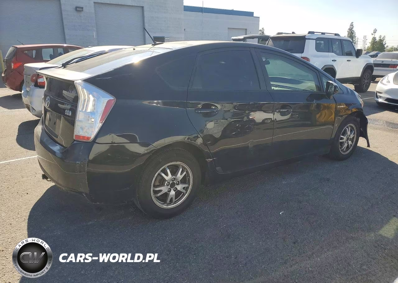 2011 Toyota Prius Three VIN:JTDKN3DU1B0267739 - 3