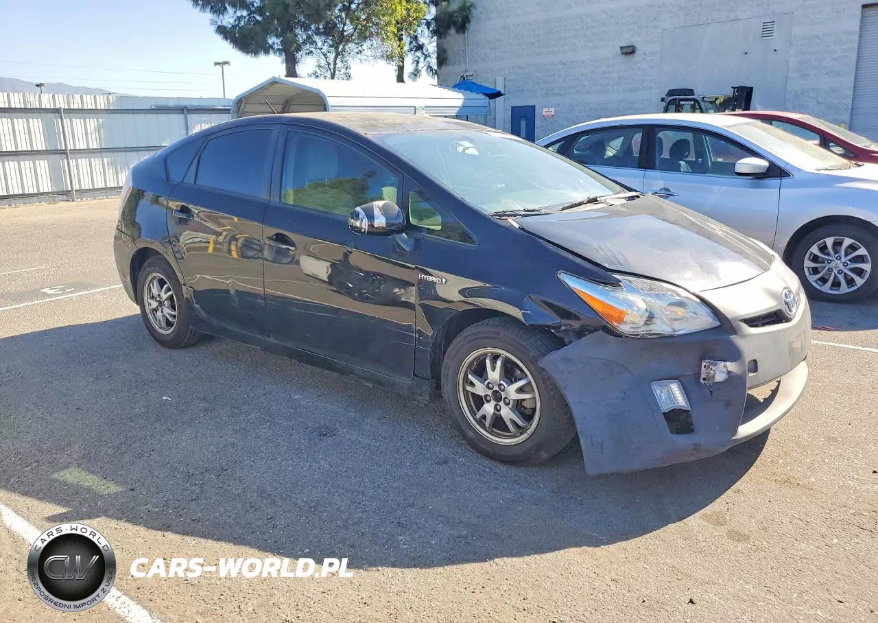 2011 Toyota Prius Three VIN:JTDKN3DU1B0267739 - 4
