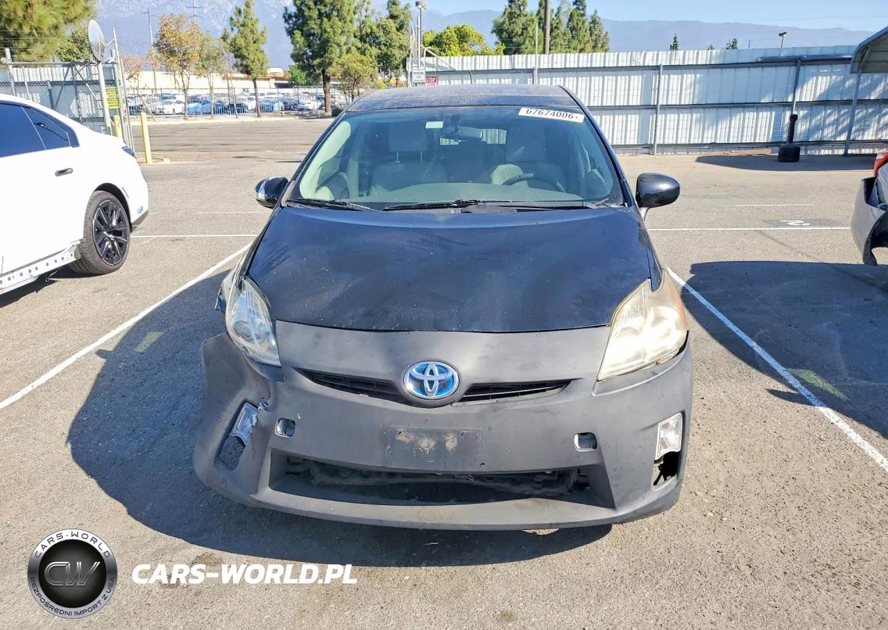 2011 Toyota Prius Three VIN:JTDKN3DU1B0267739 - 5