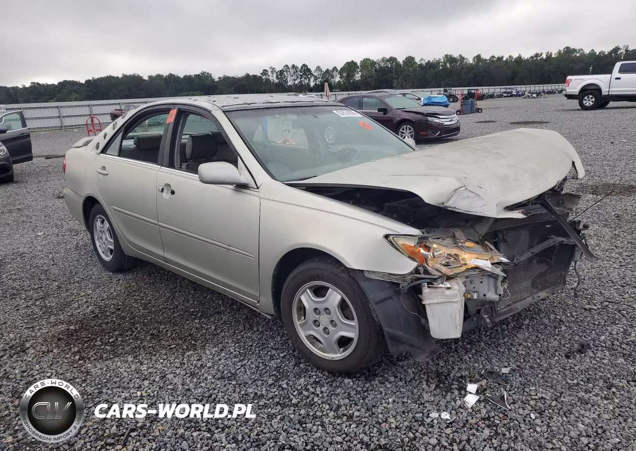 2002 Toyota Camry Le VIN:4T1BE32K72U070645 - 4