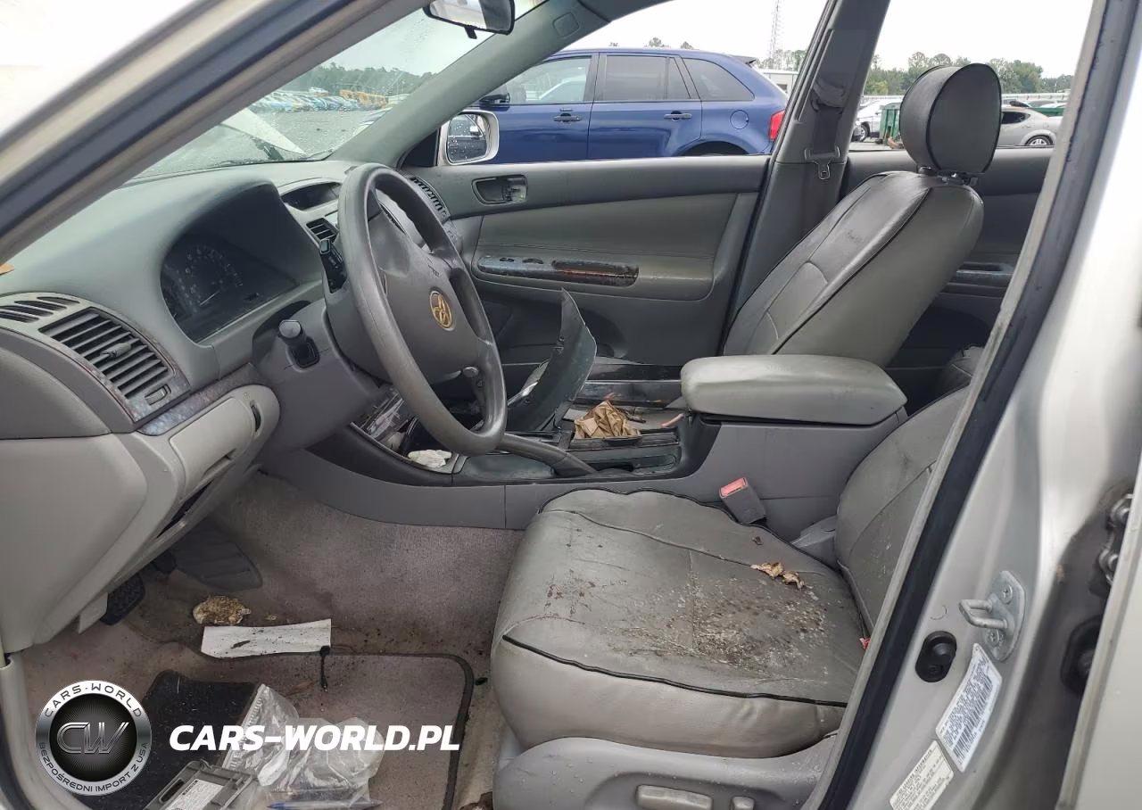 2002 Toyota Camry Le VIN:4T1BE32K72U070645 - 7