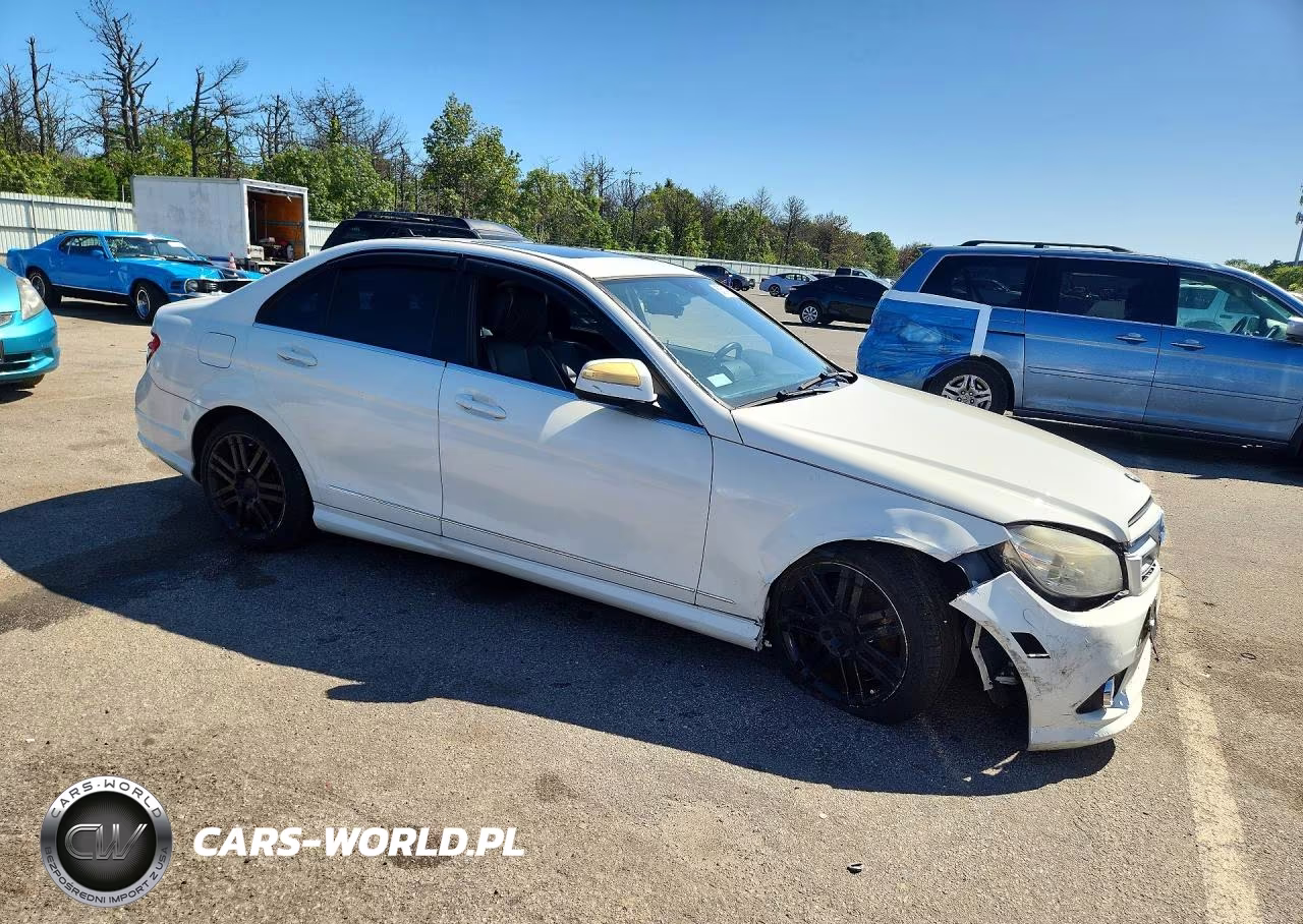 2009 Mercedes-Benz C-Class VIN:WDDGF81X49R055492 - 4