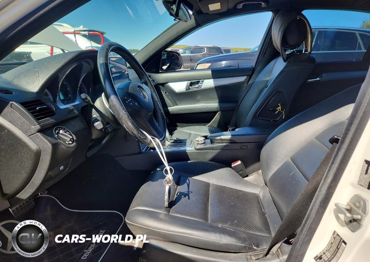 2009 Mercedes-Benz C-Class VIN:WDDGF81X49R055492 - 7