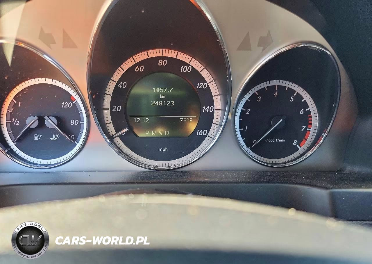 2009 Mercedes-Benz C-Class VIN:WDDGF81X49R055492 - 9