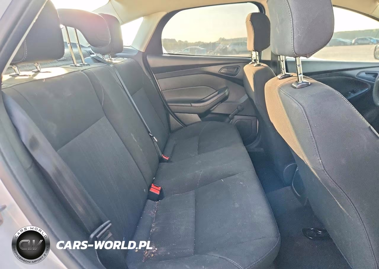 2018 Ford Focus S VIN:1FADP3E20JL255875 - 10