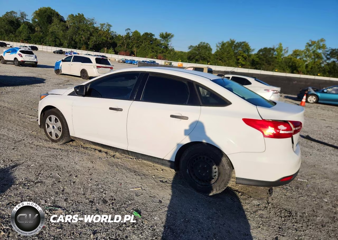 2018 Ford Focus S VIN:1FADP3E20JL255875 - 2