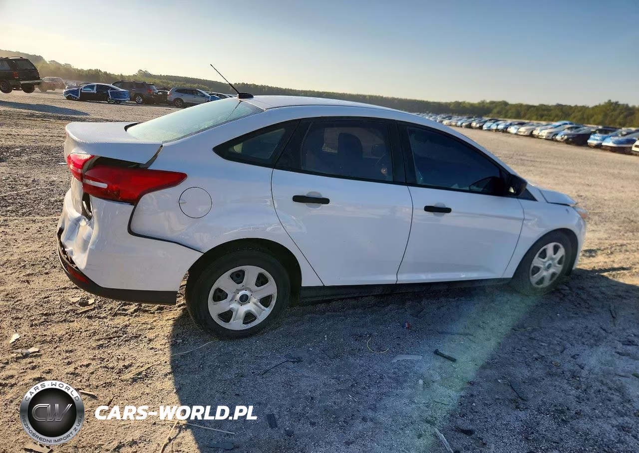 2018 Ford Focus S VIN:1FADP3E20JL255875 - 3