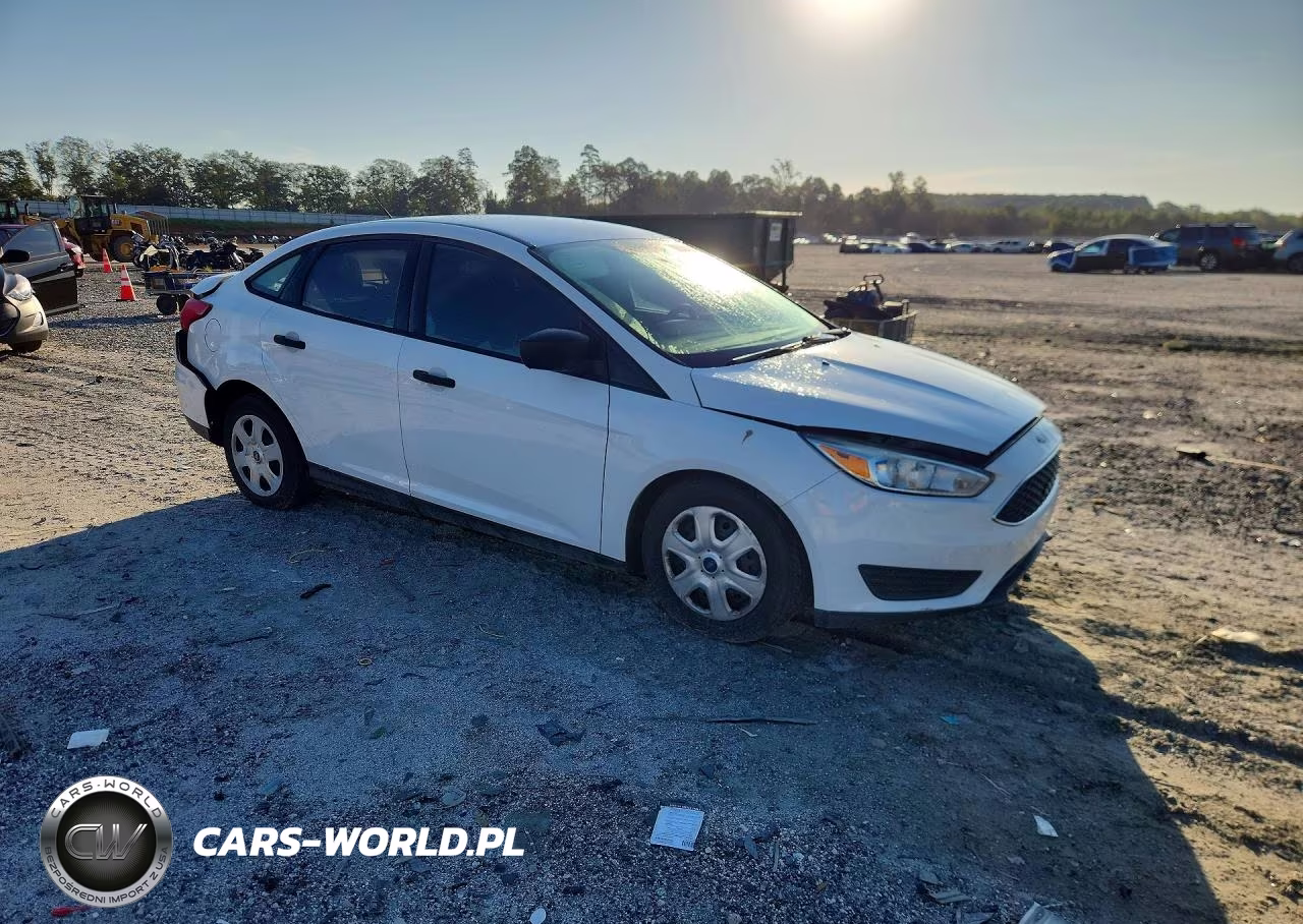 2018 Ford Focus S VIN:1FADP3E20JL255875 - 4