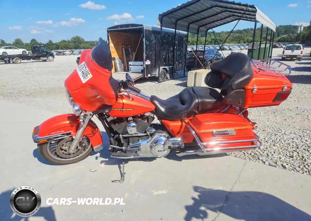 2012 Harley-Davidson Flhtcu Ultra Classic Electra Glide VIN:1HD1FCM1XCB630879 - 3