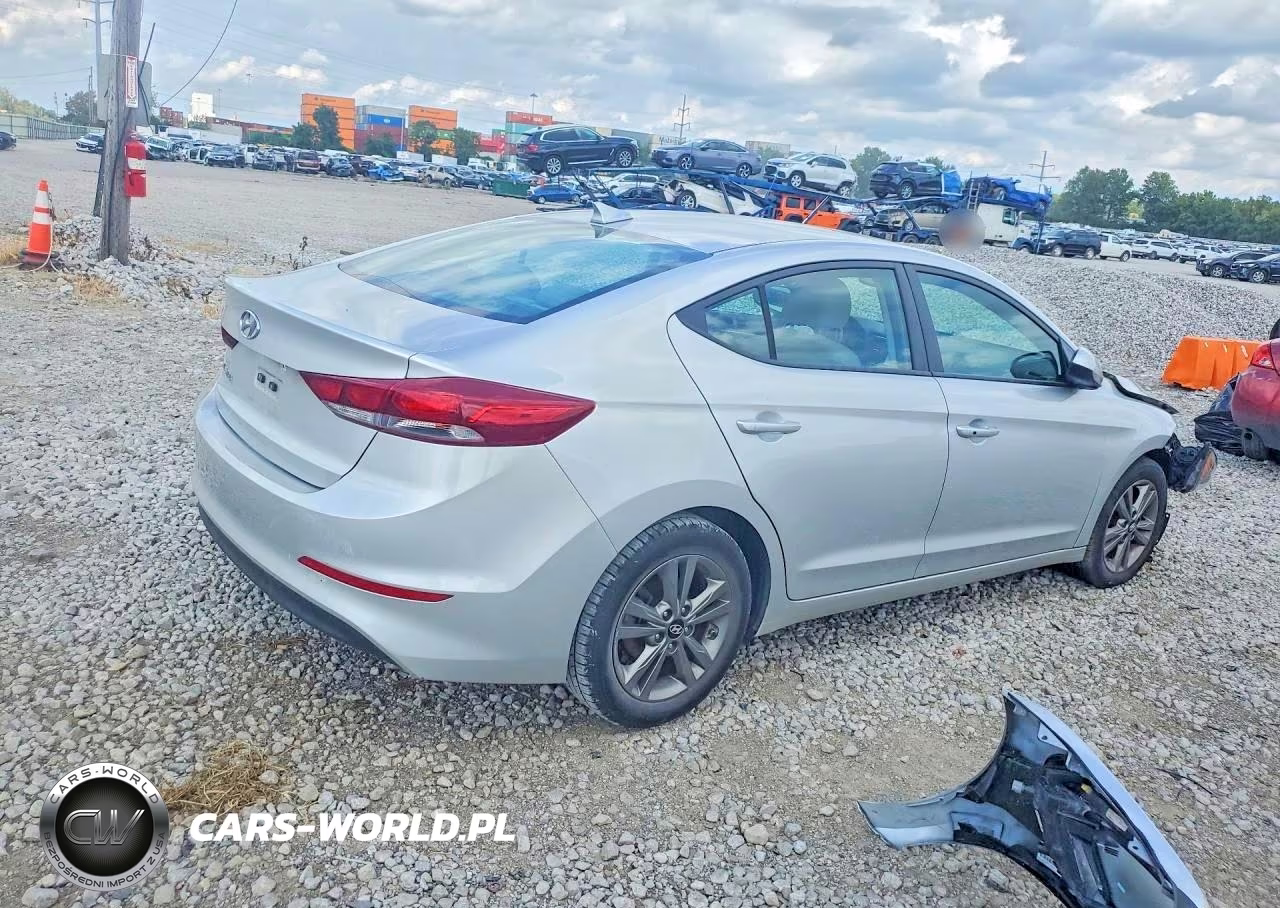 2018 Hyundai Elantra Value Edition VIN:5NPD84LF3JH253092 - 3
