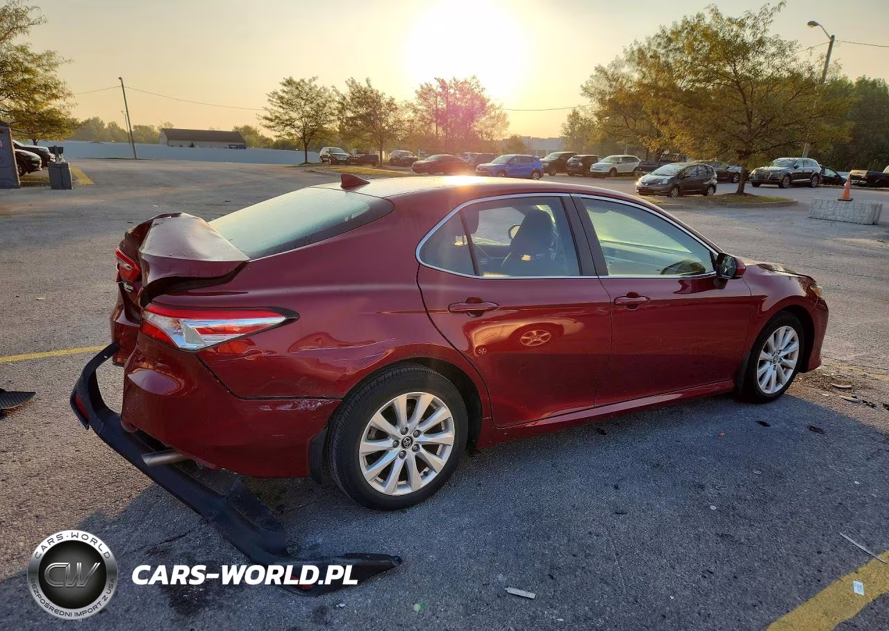 2020 Toyota Camry Le VIN:4T1C11AK0LU941862 - 3