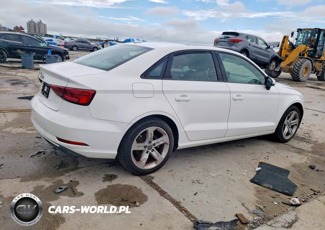 2018 Audi A3 Premium VIN:WAUAUGFF7J1071802 - 3