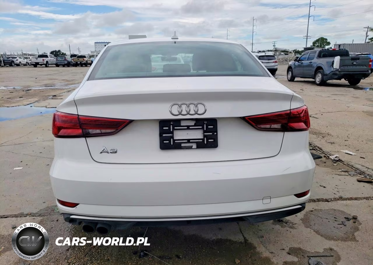 2018 Audi A3 Premium VIN:WAUAUGFF7J1071802 - 6