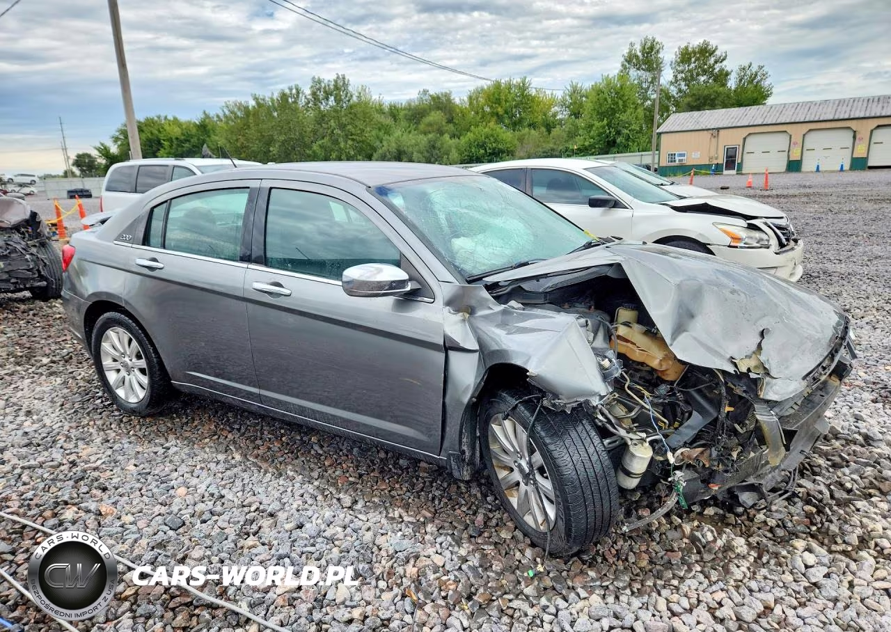 2013 Chrysler 200 Limited VIN:1C3CCBCGXDN574756 - 4