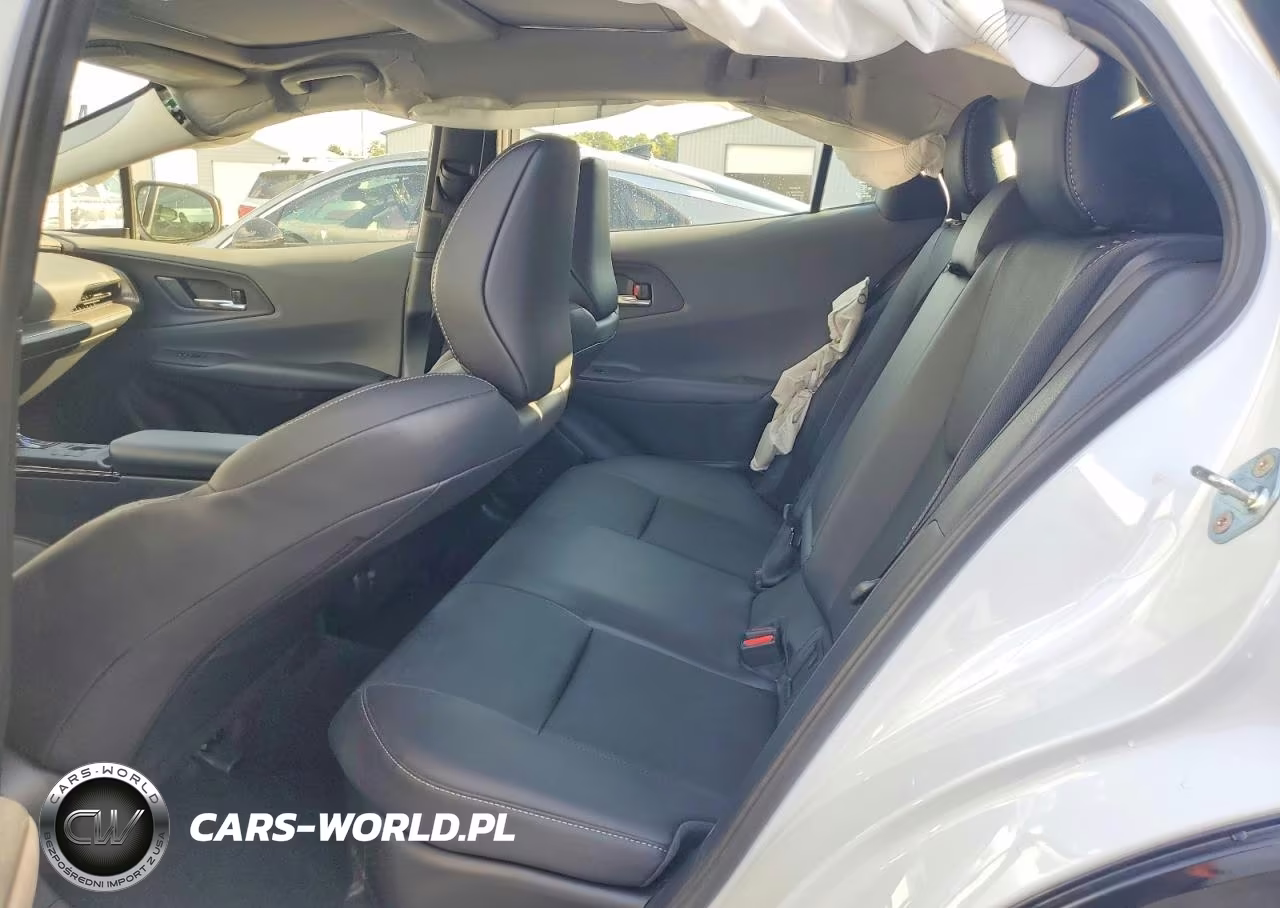 2026 Toyota Prius Xle VIN:JTDACAAU5T3077937 - 10