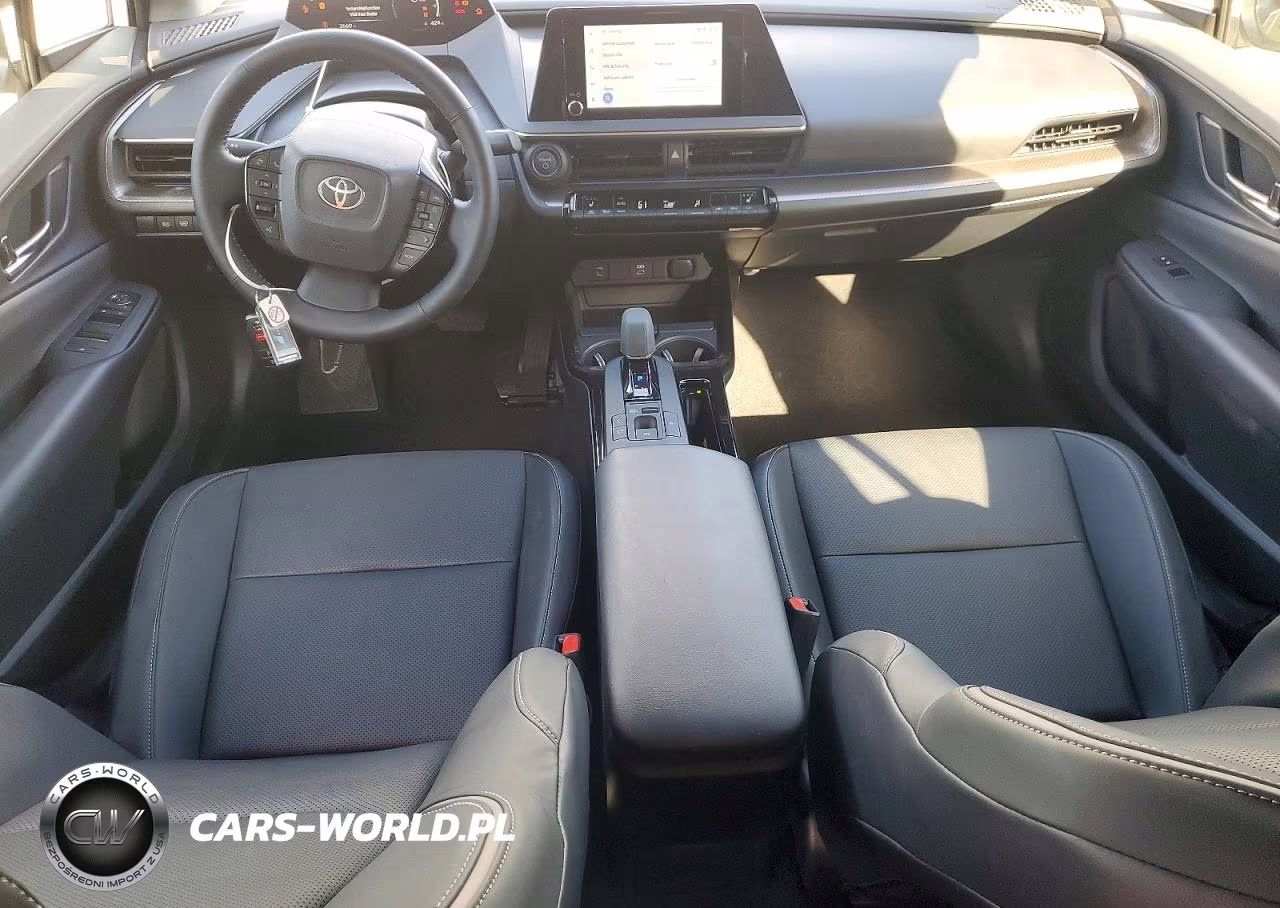 2026 Toyota Prius Xle VIN:JTDACAAU5T3077937 - 8