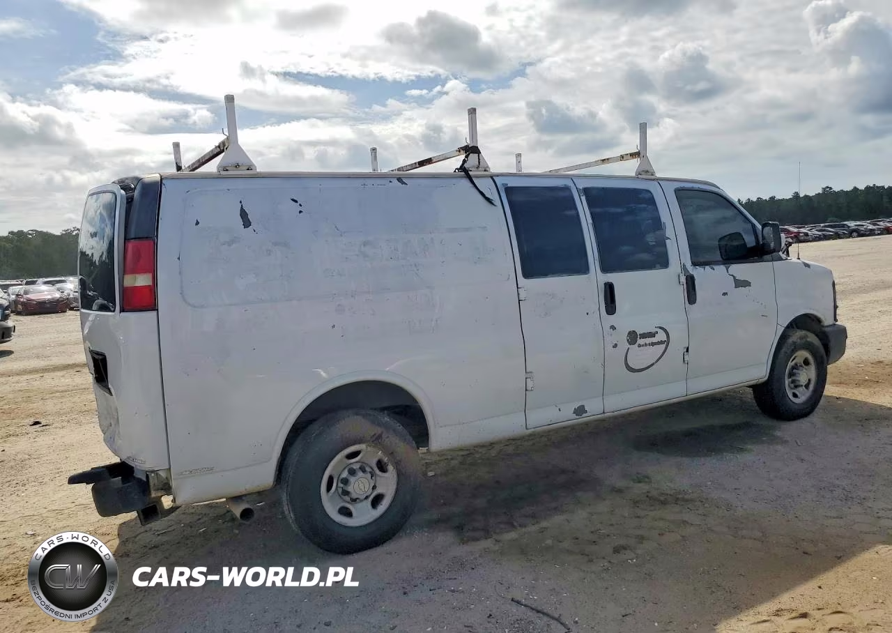 2007 Chevrolet Express G3500 VIN:1GCHG39U571212824 - 3
