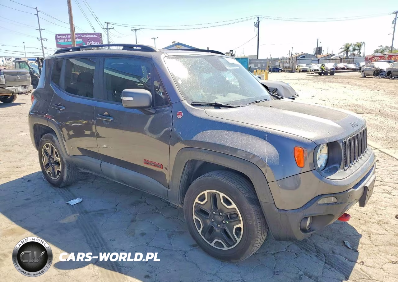 2017 Jeep Renegade Trailhawk VIN:ZACCJBCB1HPG12295 - 4
