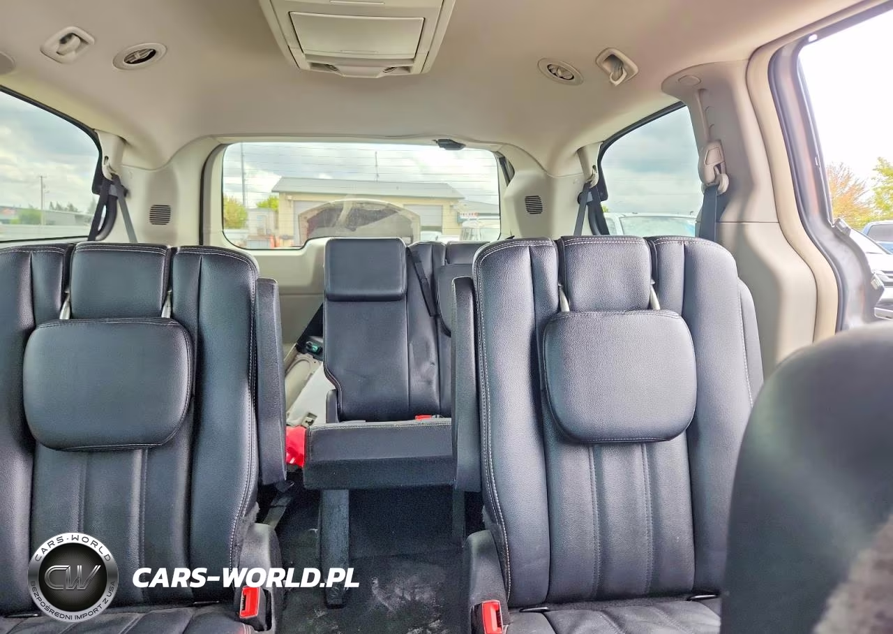 2013 Chrysler Town & Country Touring VIN:2C4RC1BG4DR675523 - 10