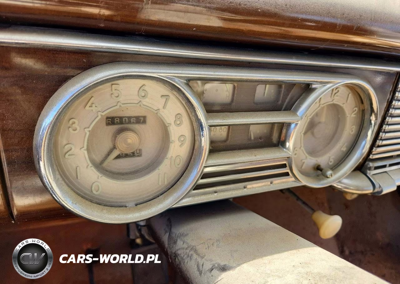 1949 Packard 8 Deluxe VIN:2252-9-I0098 - 9