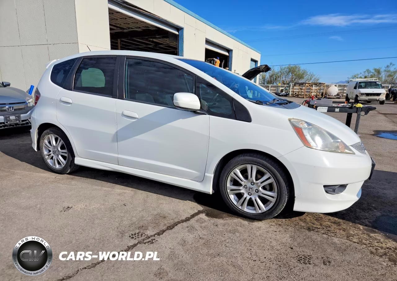 2009 Honda Fit Sport VIN:JHMGE88679S004568 - 4