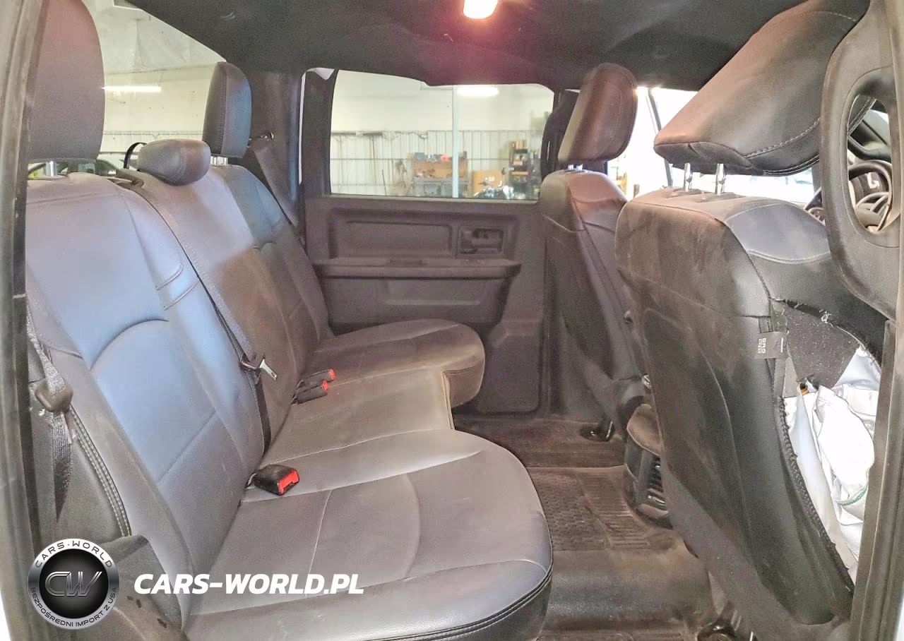 2024 Ram 2500 Tradesman VIN:3C6UR5HL3RG103903 - 10