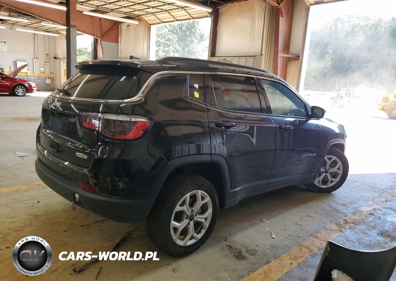 2025 Jeep Compass Latitude VIN:3C4NJDBN0ST595635 - 3