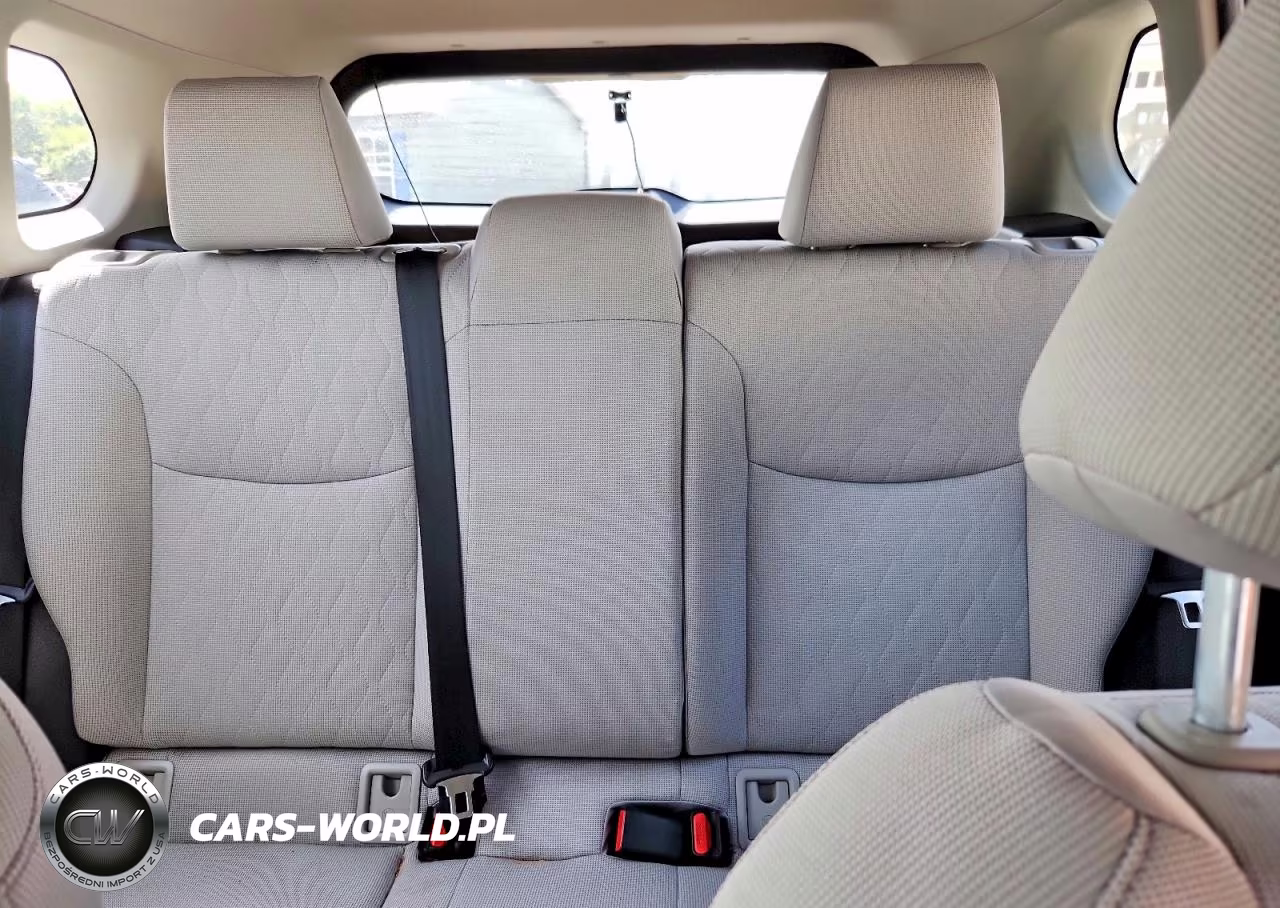 2024 Toyota Corolla Cross L VIN:7MUAAABG5RV119180 - 10
