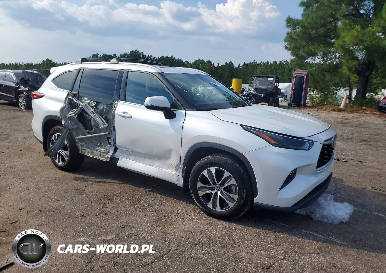 2022 Toyota Highlander Xle VIN:5TDGZRAH4NS560007 - 4