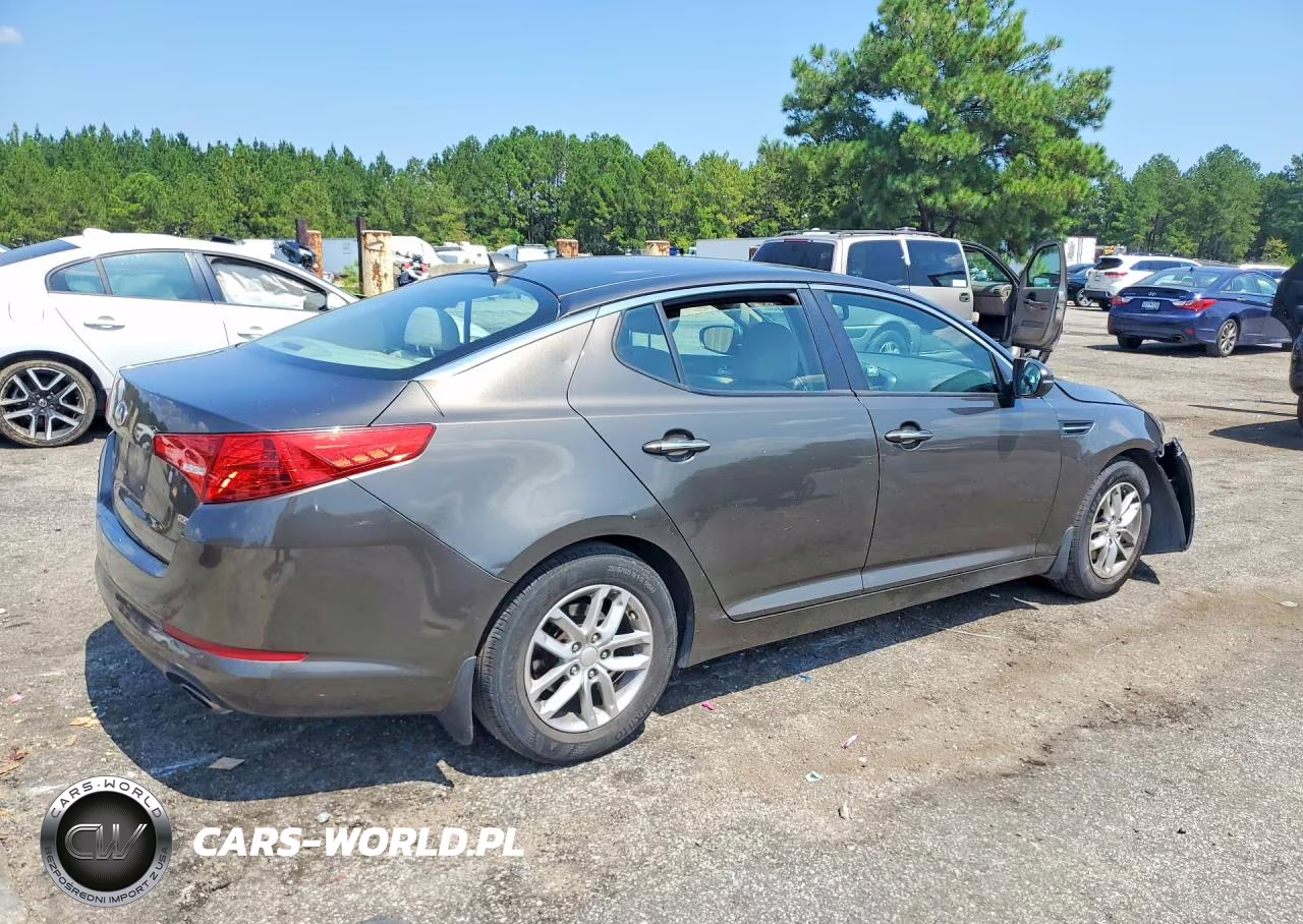 2013 Kia Optima Lx VIN:5XXGM4A79DG243655 - 3