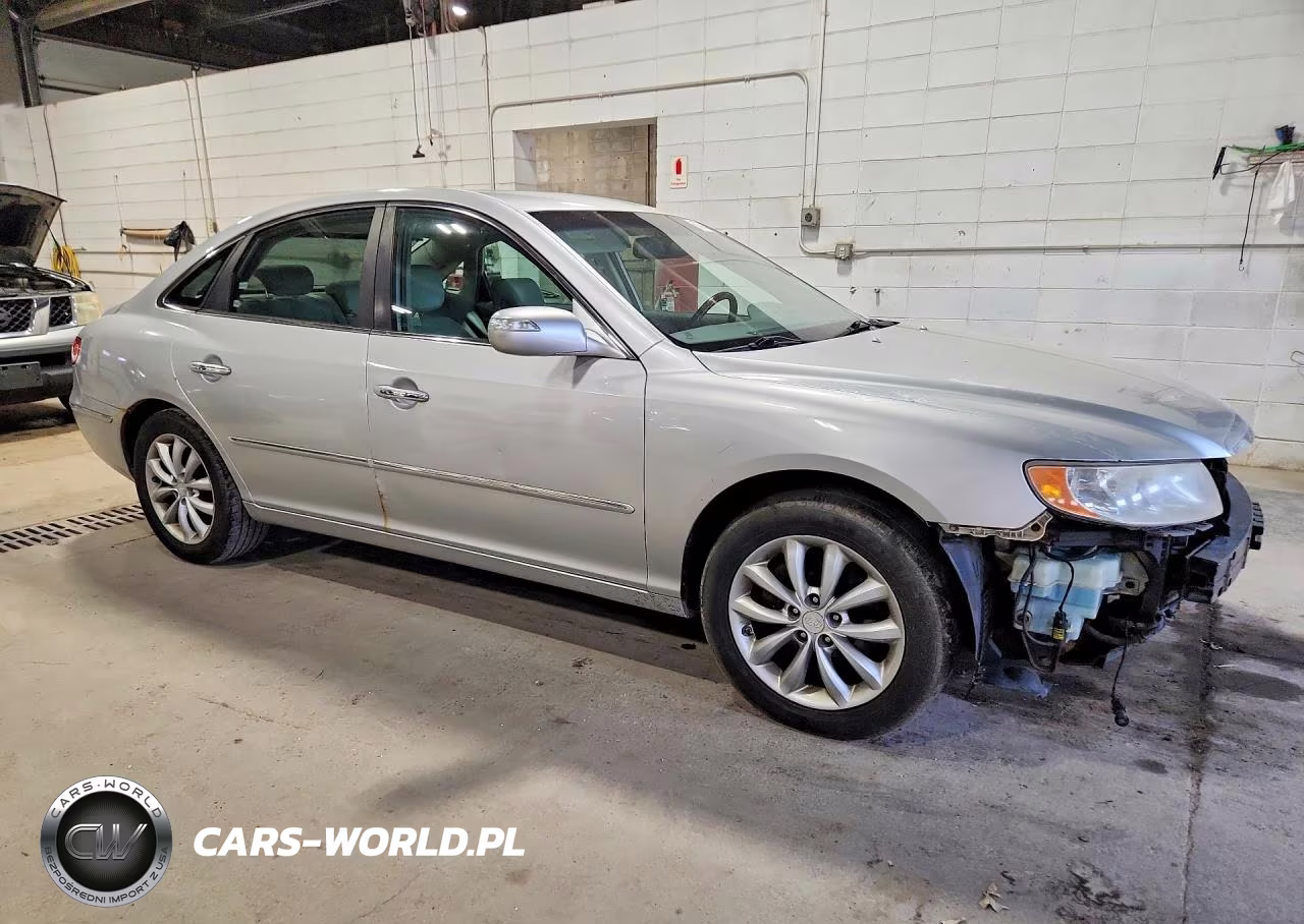 2008 Hyundai Azera Limited VIN:KMHFC46F38A305255 - 4