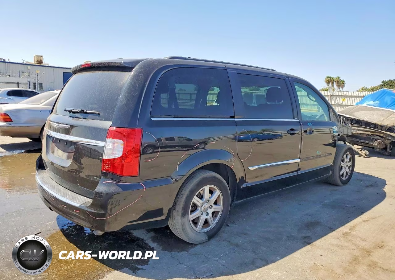 2011 Chrysler Town & Country Touring VIN:2A4RR5DG2BR611359 - 3