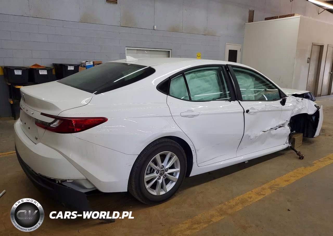2025 Toyota Camry Le VIN:4T1DAACK7SU139325 - 3