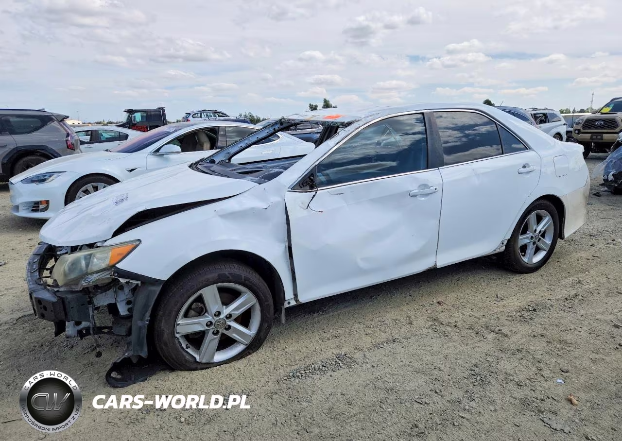 2014 Toyota Camry Se – zdjęcie 1 z 12