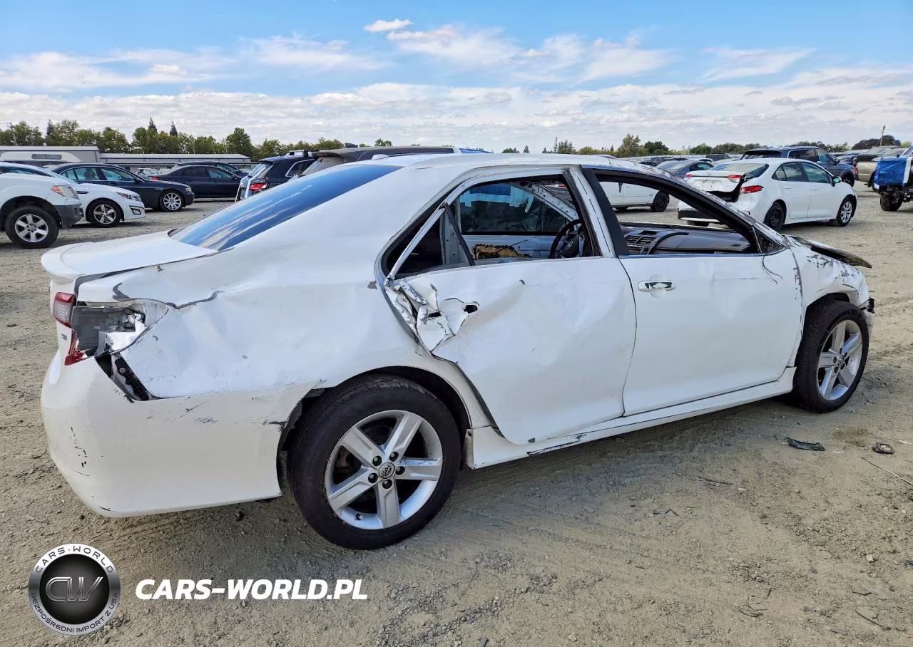 2014 Toyota Camry Se VIN:4T1BF1FK1EU387353 - 3