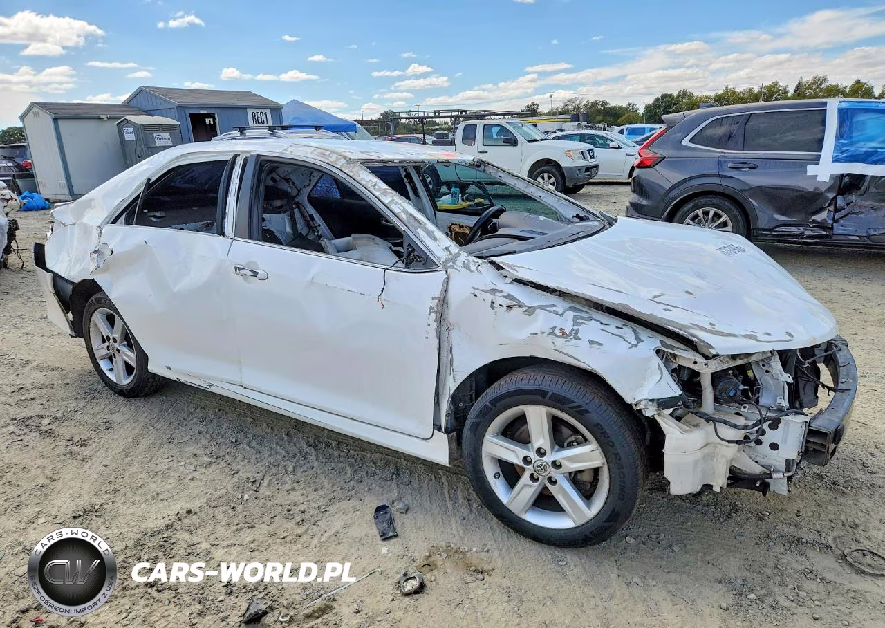 2014 Toyota Camry Se VIN:4T1BF1FK1EU387353 - 4