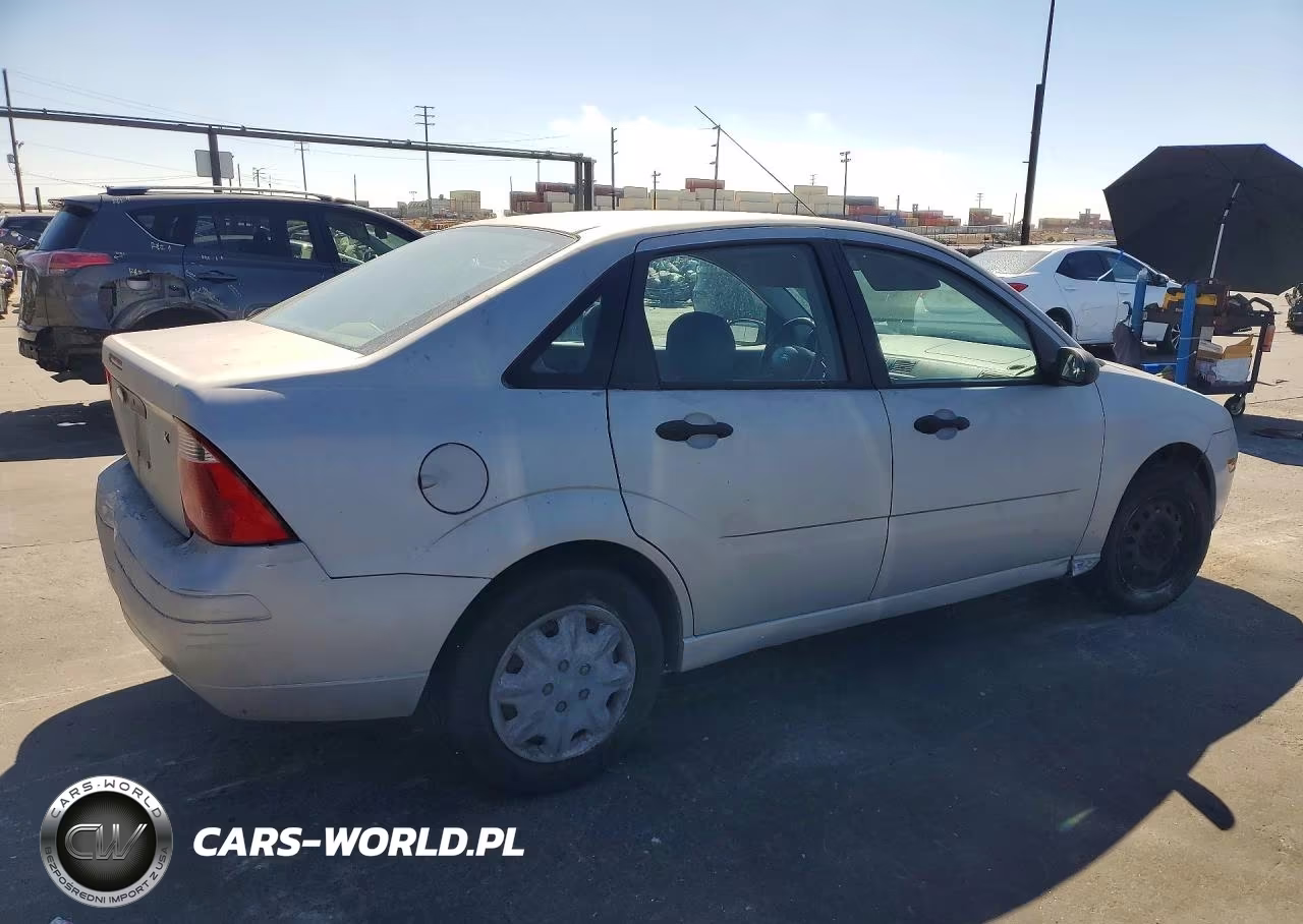 2005 Ford Focus Zx4 VIN:1FAFP34N05W105502 - 3