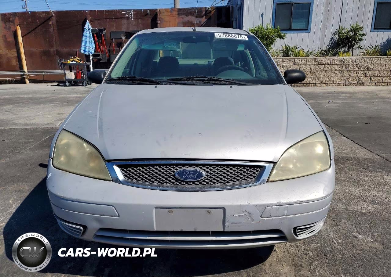 2005 Ford Focus Zx4 VIN:1FAFP34N05W105502 - 5