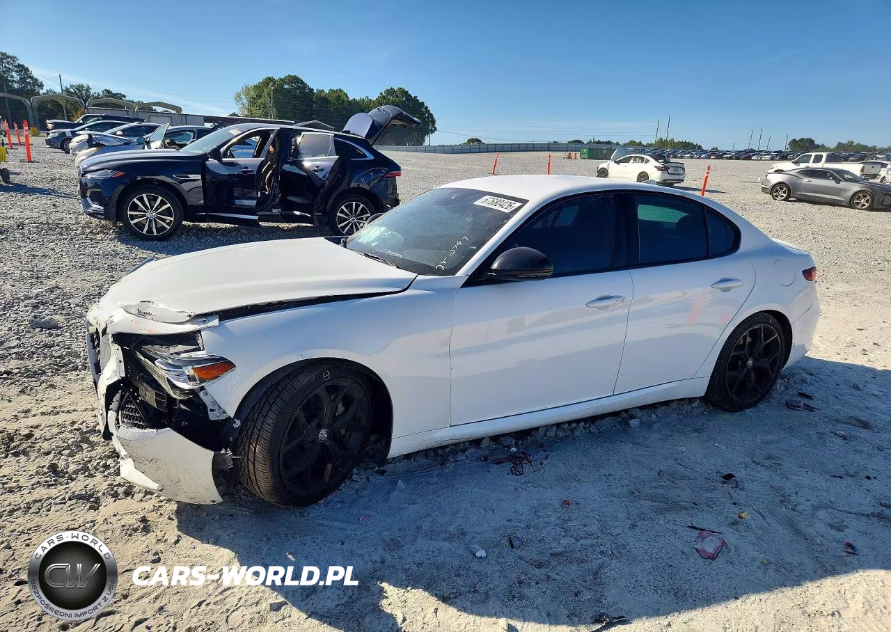 2021 Alfa Romeo Giulia Sport