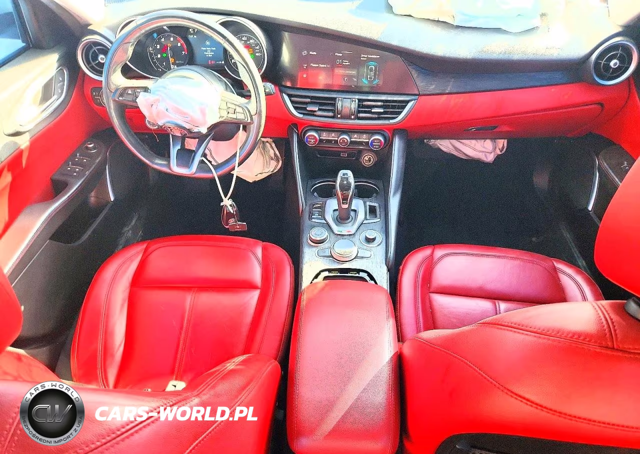 2021 Alfa Romeo Giulia Sport VIN:ZARFAMAN6M7647384 - 8